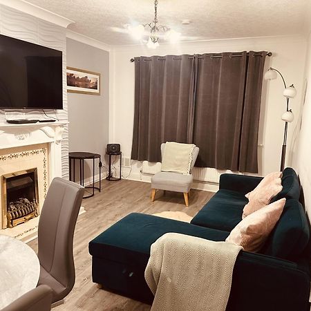 Come & Unwind In Charming 5 Bed House In Blackburn Μπλάκμπερν Εξωτερικό φωτογραφία
