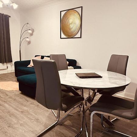 Come & Unwind In Charming 5 Bed House In Blackburn Μπλάκμπερν Εξωτερικό φωτογραφία