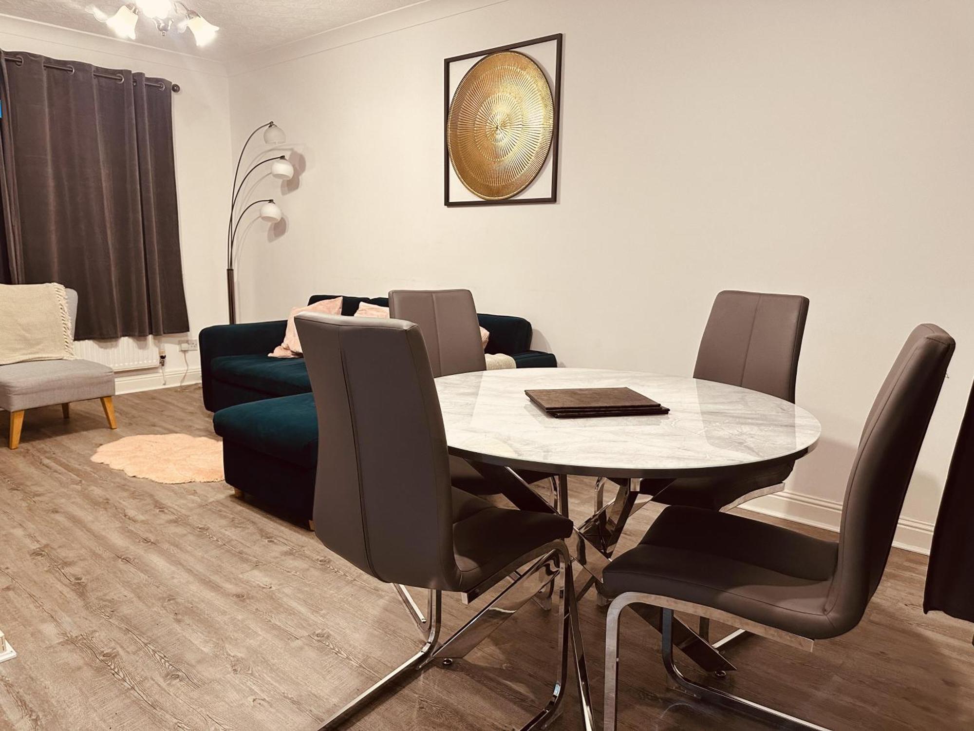 Come & Unwind In Charming 5 Bed House In Blackburn Μπλάκμπερν Εξωτερικό φωτογραφία