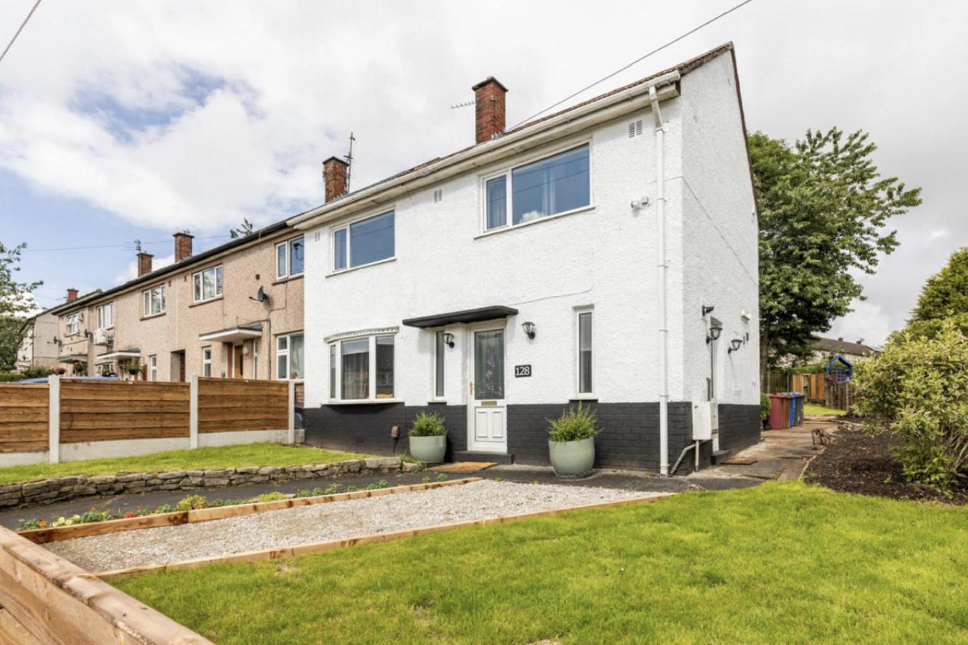 Come & Unwind In Charming 5 Bed House In Blackburn Μπλάκμπερν Εξωτερικό φωτογραφία